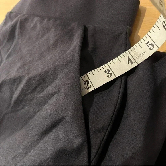 ❤️HUE  pull-up pants NWOT - Picture 5 of 12